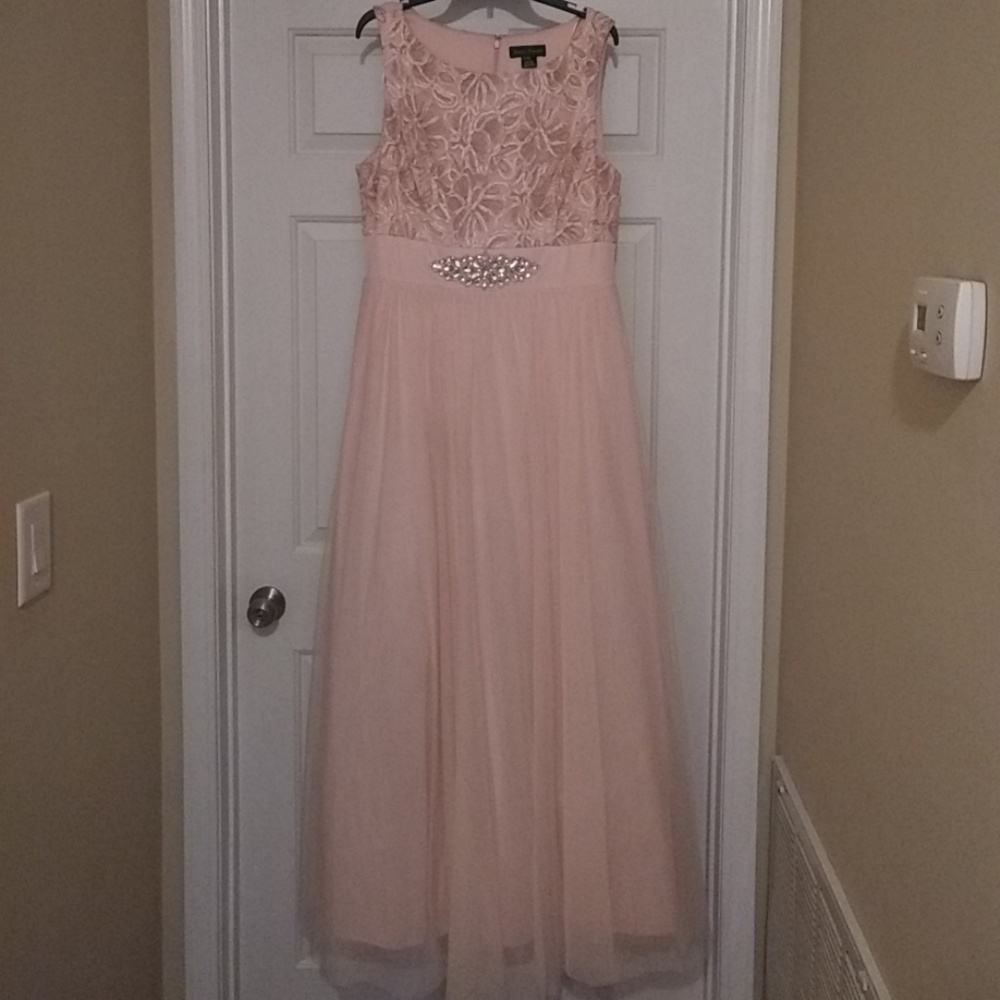 Jessica Howard Blush gown